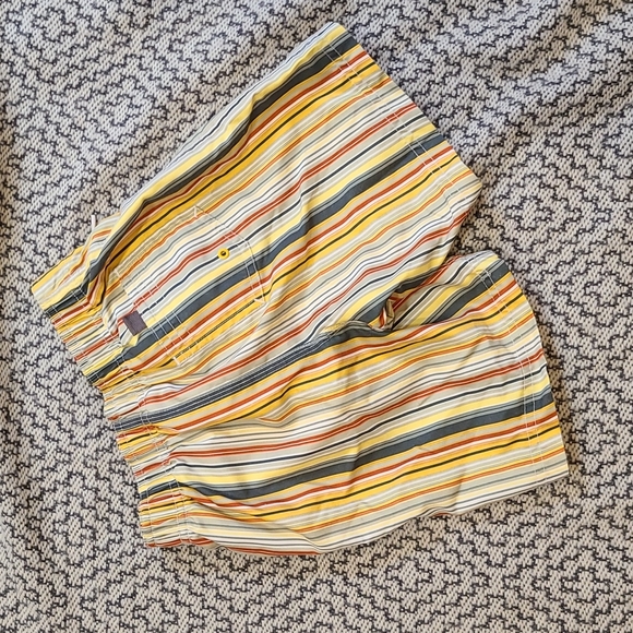 Old Navy Striped Board Shorts Size 2T - Picture 2 of 3